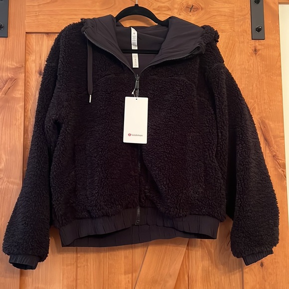 Lululemon Reversible Sherpa Jacket with hood - Picture 7 of 7